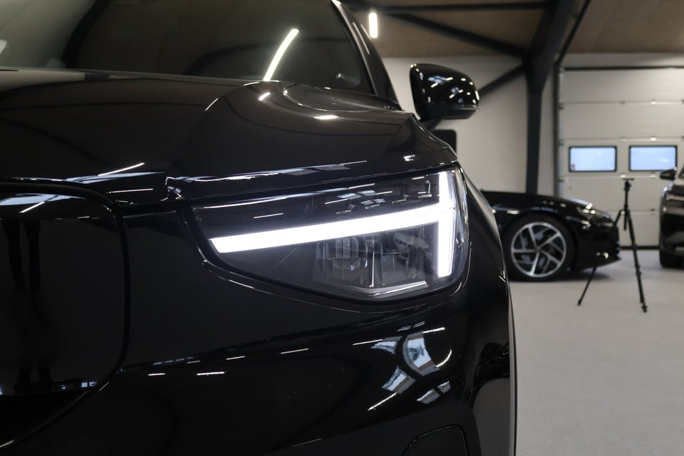 Volvo XC40 ReCharge Extended Range Plus 5d