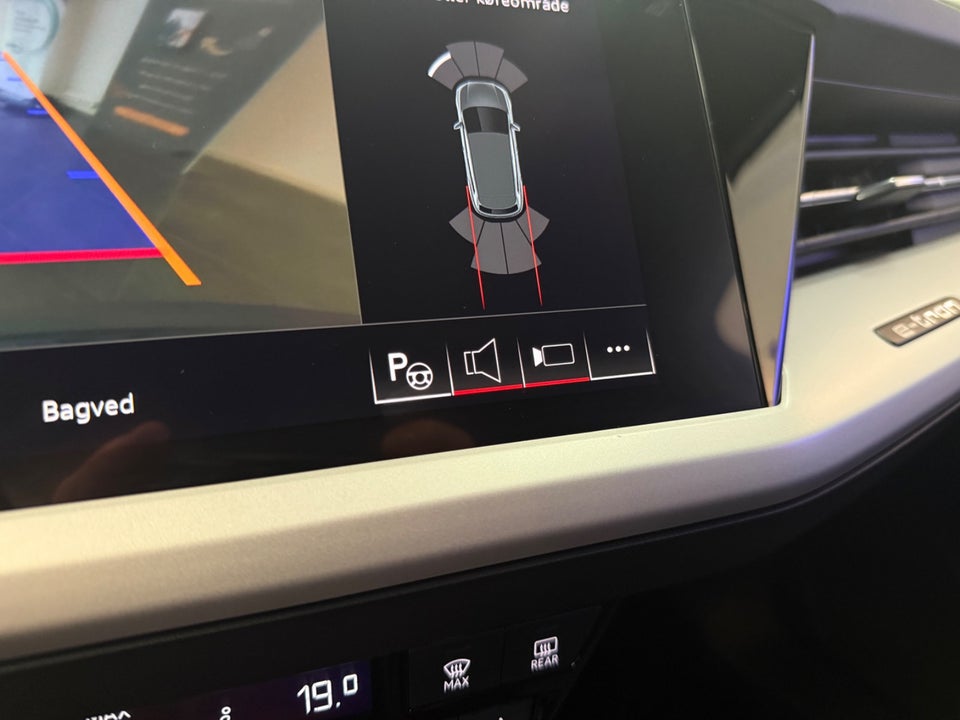Audi Q4 e-tron 40  5d