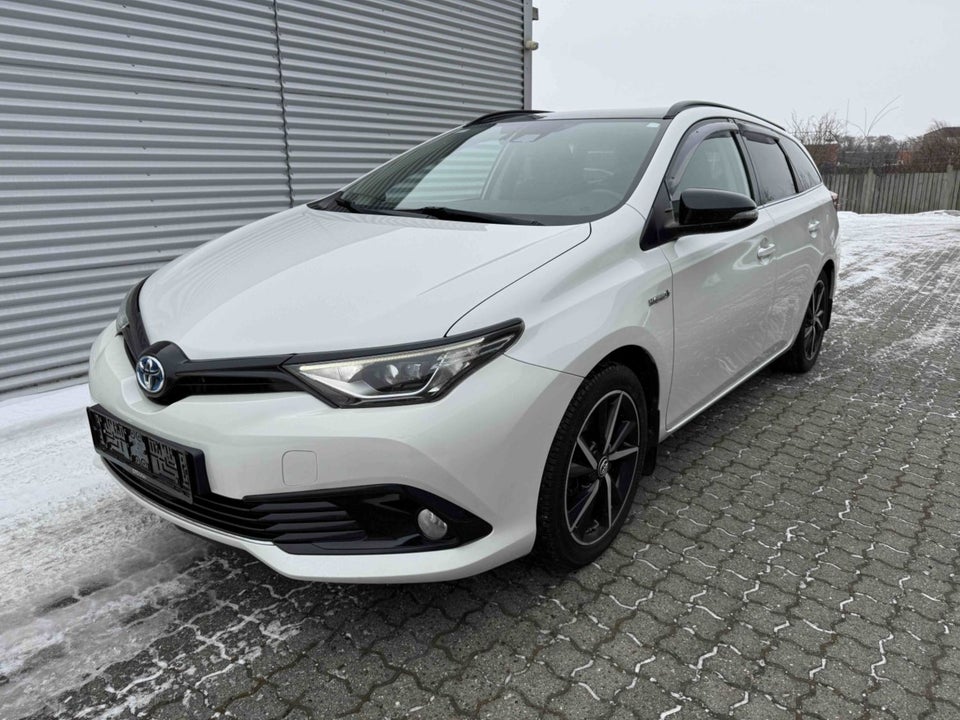 Toyota Auris 1,8 Hybrid H2 Selected Touring Sports CVT 5d