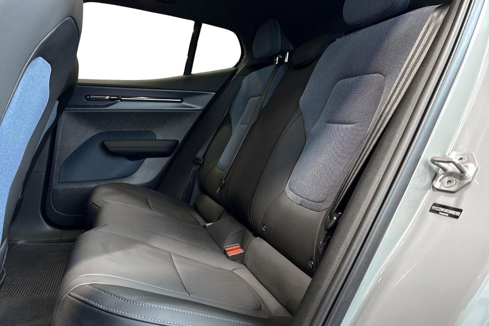 Volvo EX30 Standard Range Plus 5d