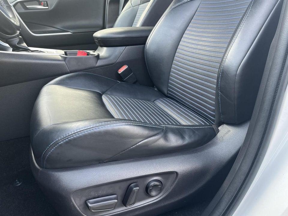 Toyota RAV4 2,5 Hybrid H3 Style MDS 5d
