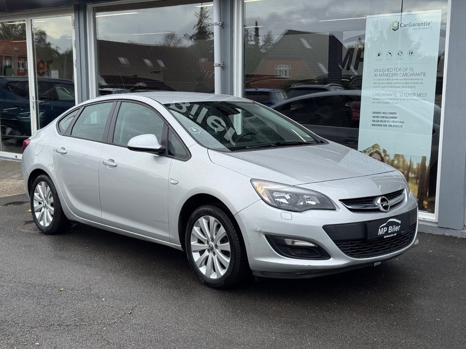 Opel Astra 1,4 T 140 Enjoy 4d