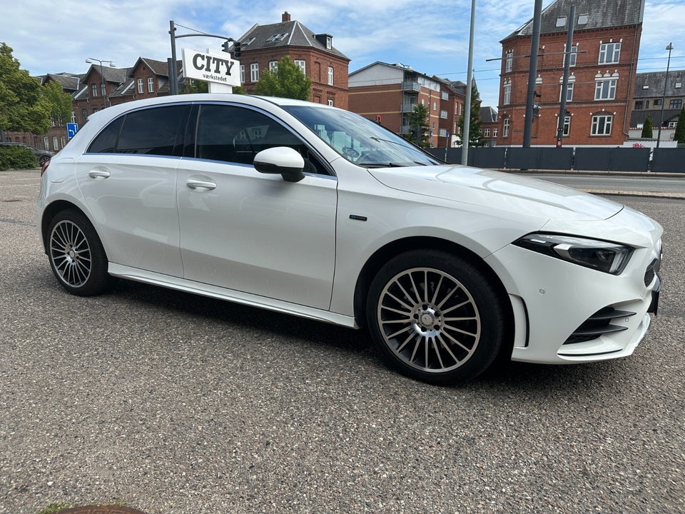 Mercedes A250 e 1,3 AMG Line aut. 5d