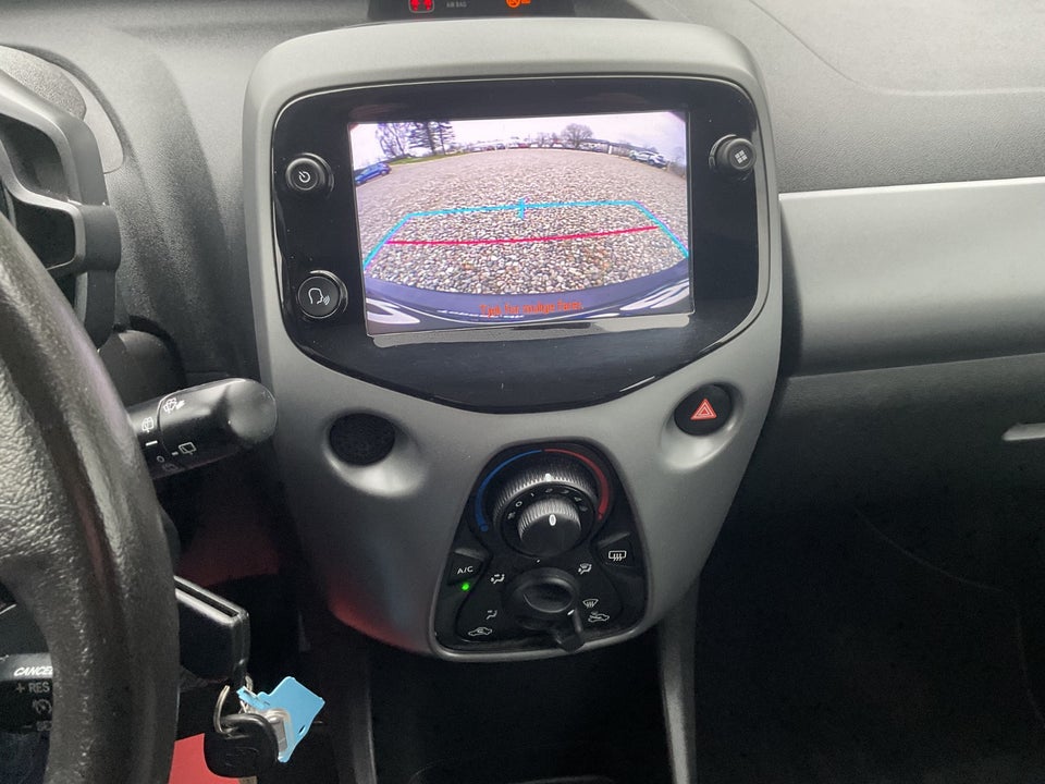 Toyota Aygo 1,0 VVT-i x-plore 5d