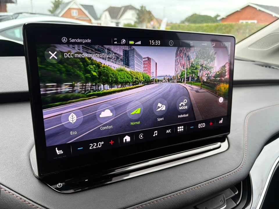 Skoda Enyaq 80 iV Design Selection Suite 5d
