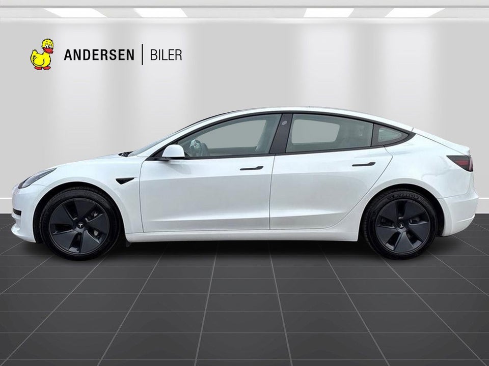 Tesla Model 3 Standard Range+ RWD 4d