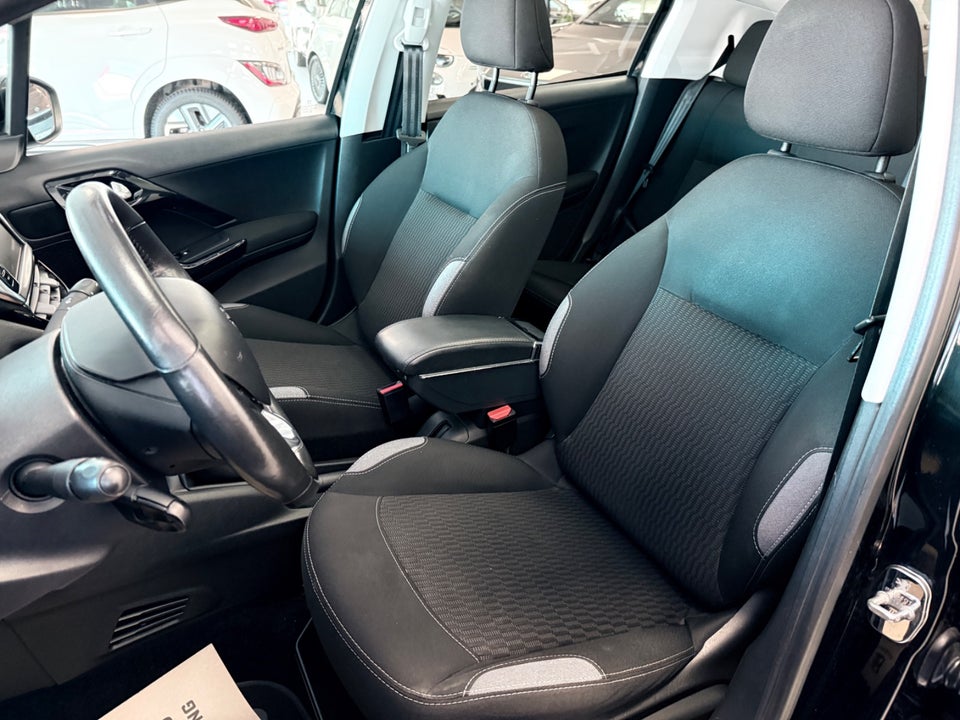 Peugeot 208 1,6 BlueHDi 100 Envy Sky 5d