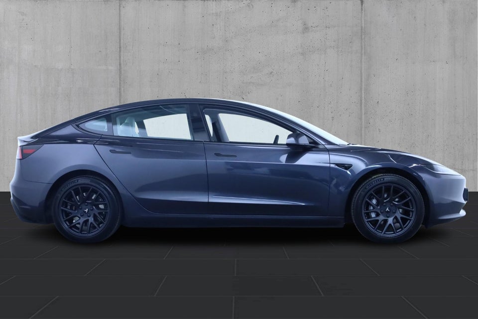 Tesla Model 3 Long Range AWD 4d
