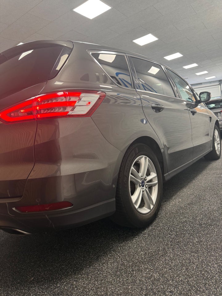 Ford S-MAX 2,0 TDCi 180 Titanium 7prs 5d