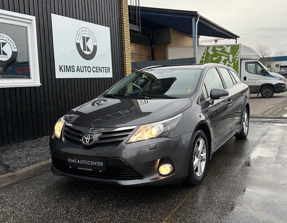 Toyota Avensis 1,8 VVT-i T2 Touch stc. 5d