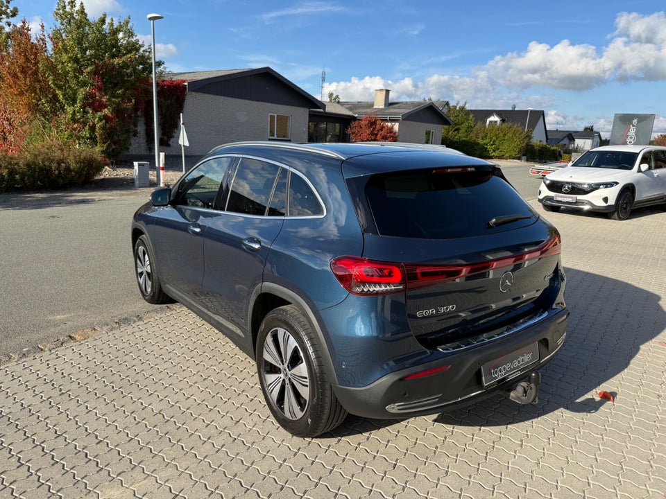 Mercedes EQA300 Progressive 4Matic 5d