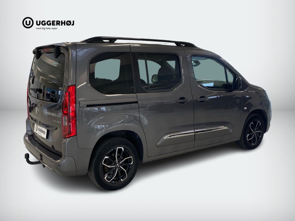 Toyota ProAce City Verso 50 Medium Family 5d
