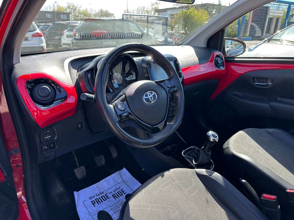 Toyota Aygo 1,0 VVT-i x-wave Sky 5d