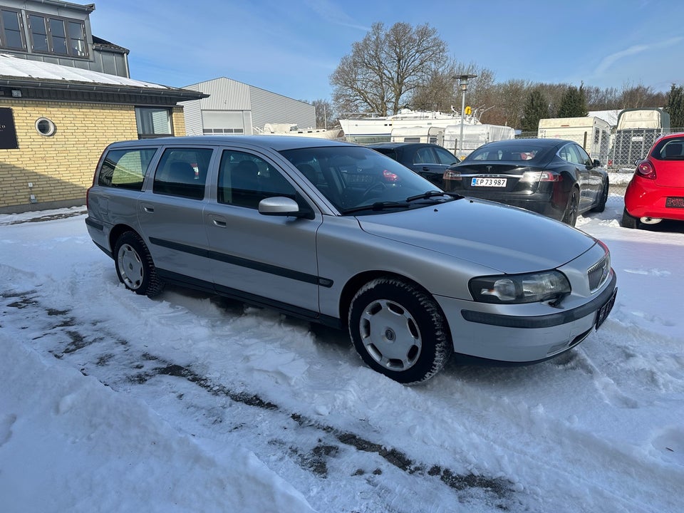 Volvo V70 2,4 140 Business 5d