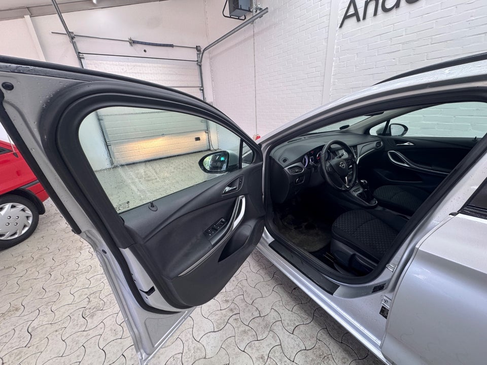 Opel Astra 1,6 CDTi 110 Enjoy Sports Tourer 5d