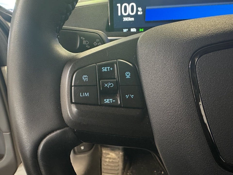 Ford Mustang Mach-E 68 Standard Range 5d