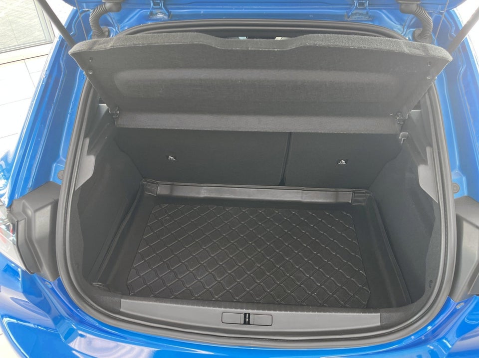 Peugeot e-208 50 GT Sky 5d