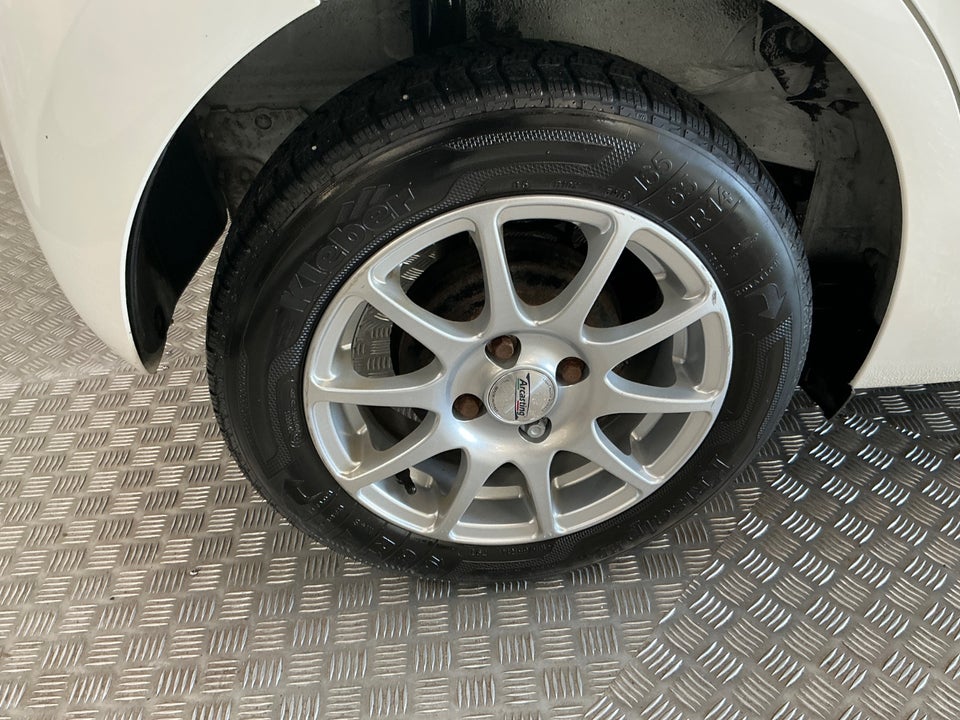 Peugeot 108 1,0 e-VTi 69 White Edition 5d