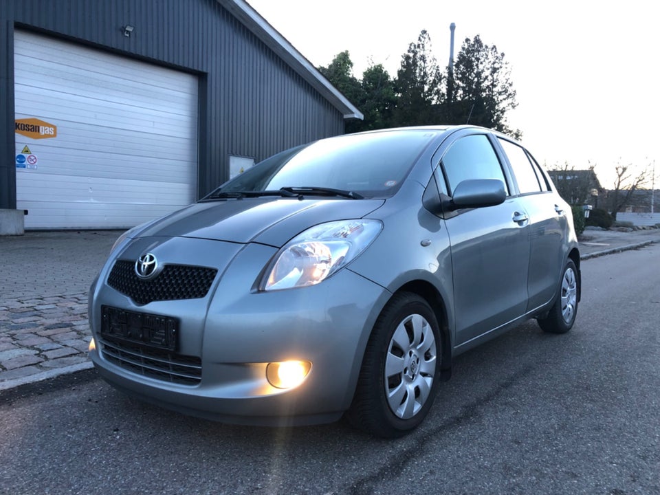 Toyota Yaris 1,3 Luna 5d