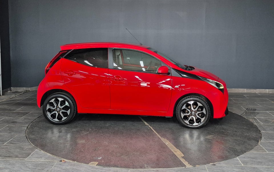 Toyota Aygo 1,0 VVT-i x-press 5d