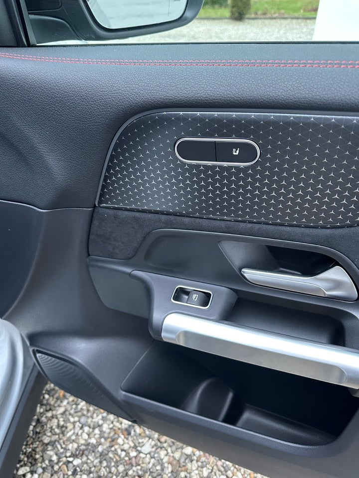 Mercedes EQB300 AMG Line 4Matic 5d