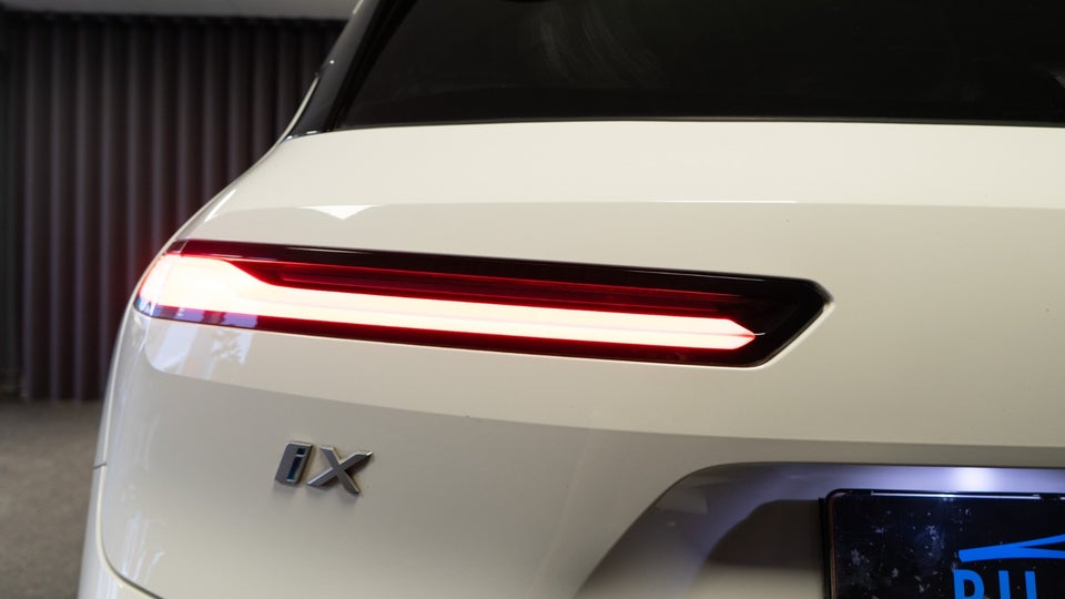 BMW iX xDrive40 Sport 5d