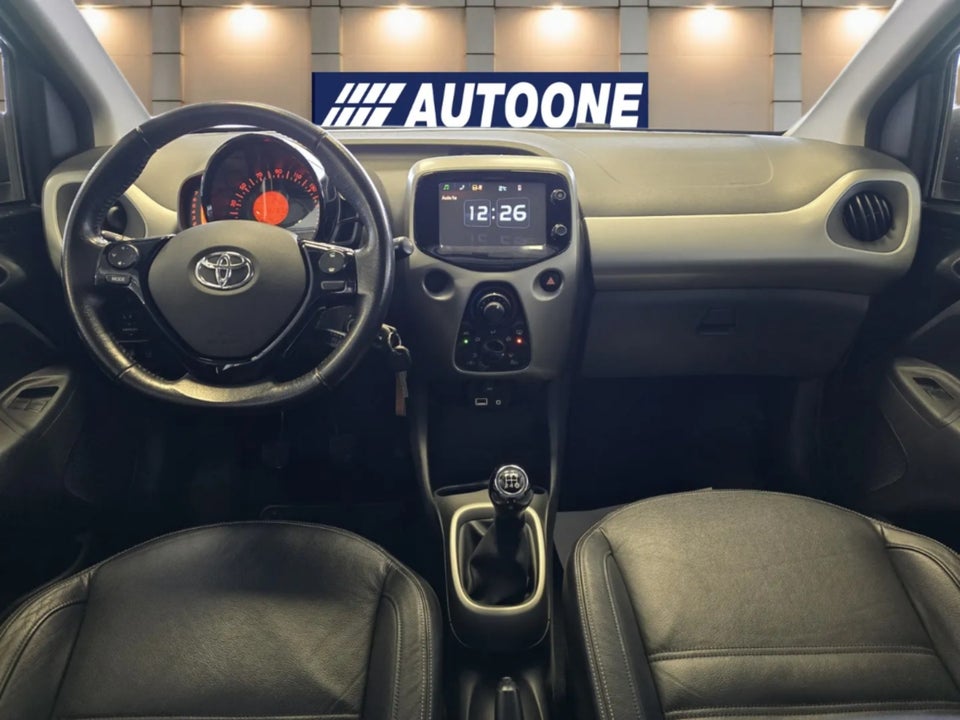 Toyota Aygo 1,0 VVT-i x-black 5d