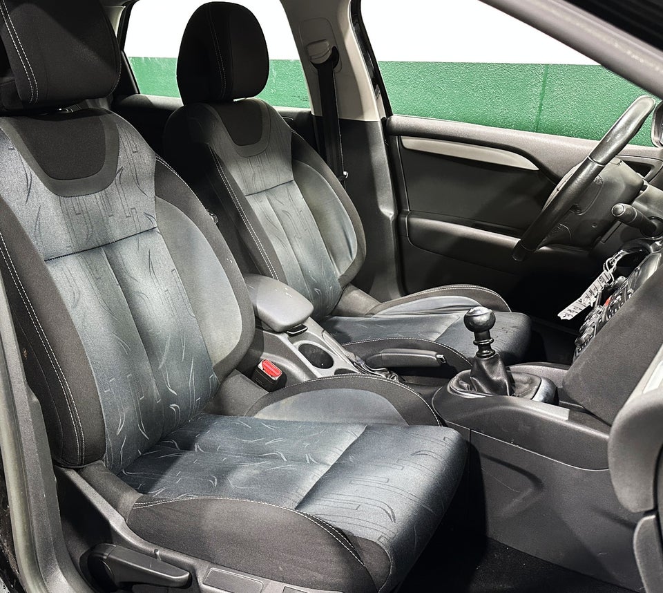 Citroën C4 1,6 e-HDi 115 Seduction 5d