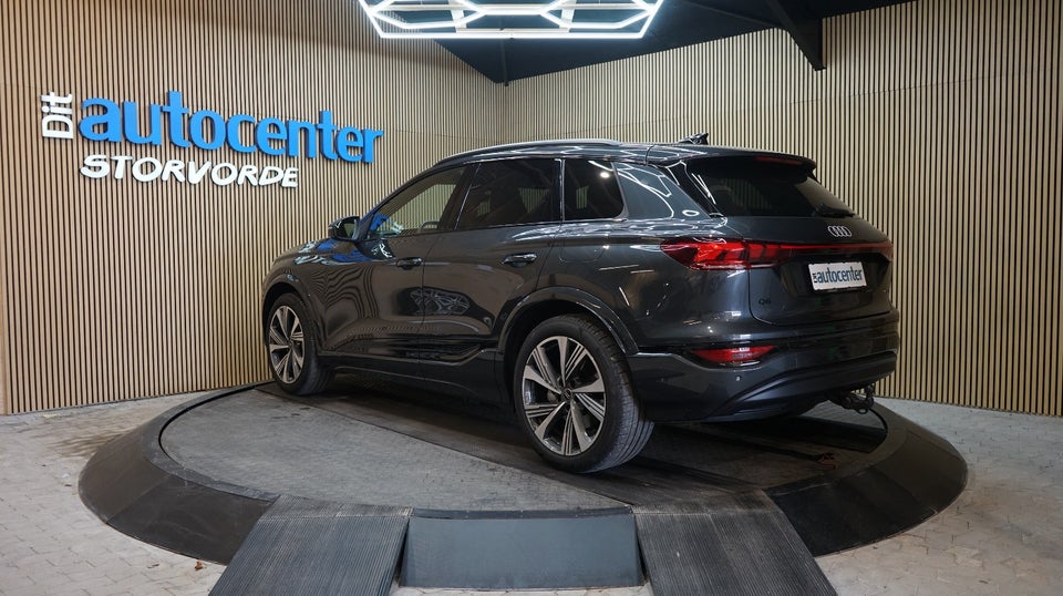 Audi Q6 e-tron S-line quattro 5d