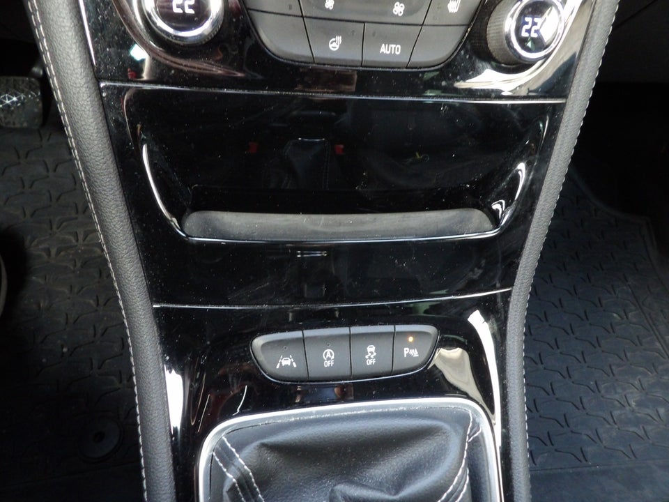 Opel Astra 1,6 T 200 Innovation Sports Tourer 5d