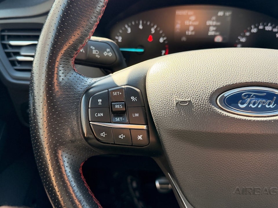 Ford Focus 1,0 EcoBoost ST-Line 5d