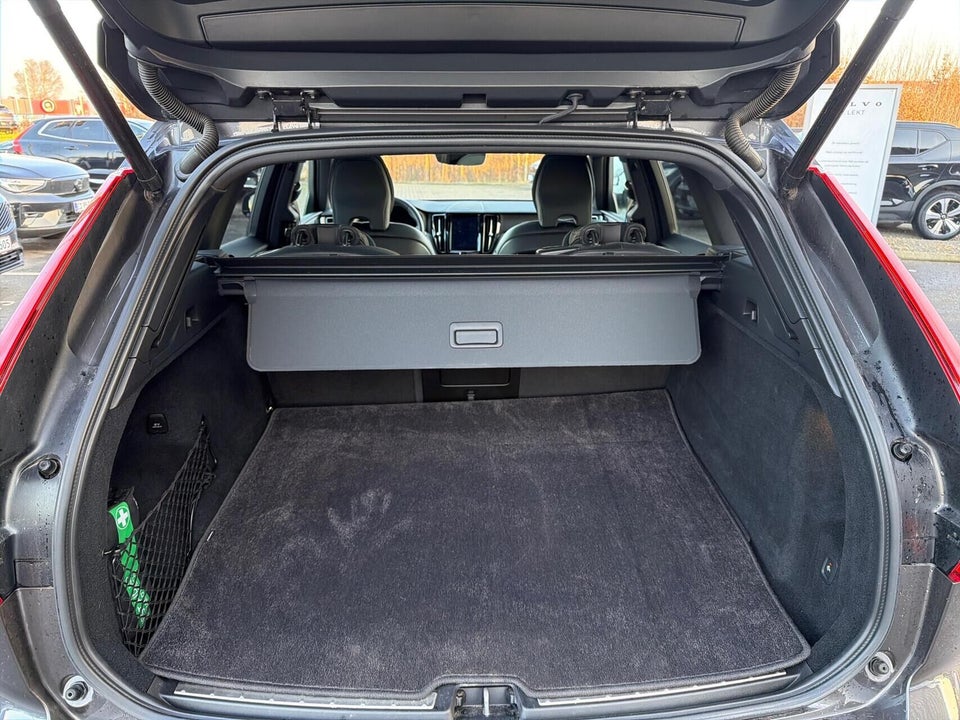 Volvo XC60 2,0 T8 ReCharge Plus Dark aut. AWD 5d