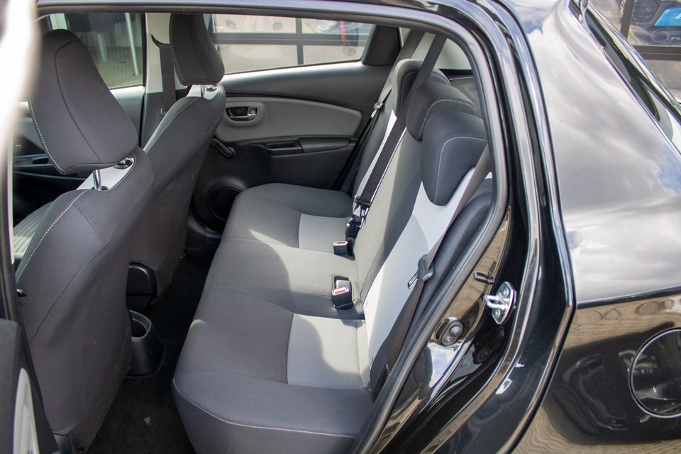 Toyota Yaris 1,0 VVT-i T2 5d