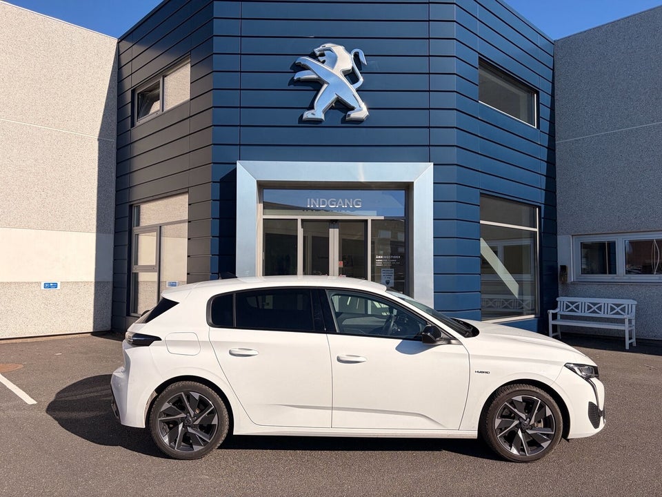 Peugeot 308 1,6 Hybrid First Selection EAT8 5d
