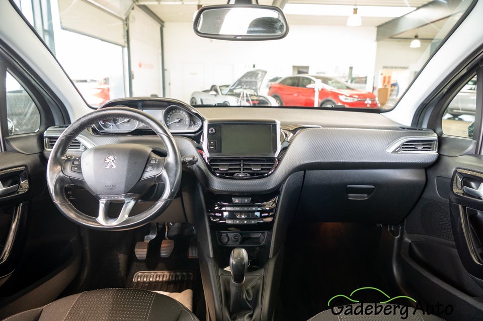 Peugeot 208 1,2 PureTech 82 Exclusive+ 5d