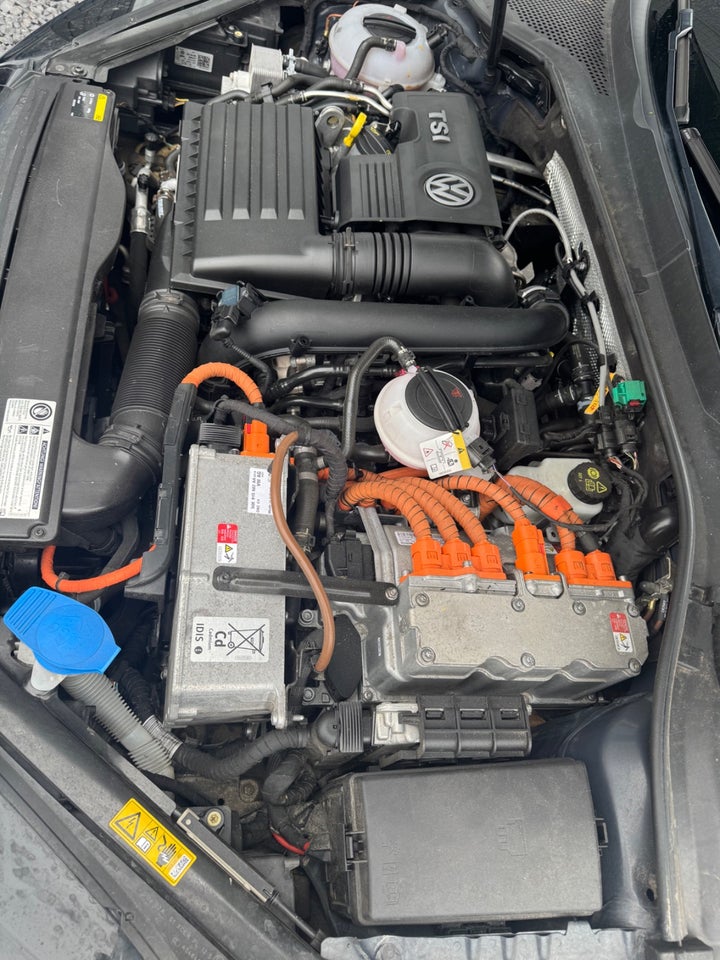 VW Golf VII 1,4 GTE DSG 5d