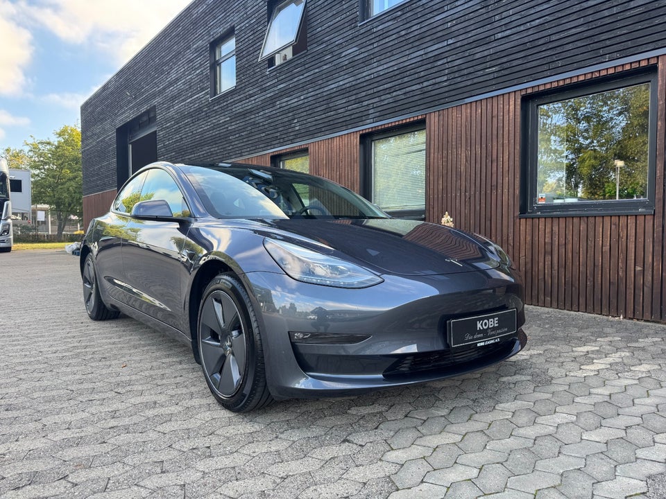 Tesla Model 3 Long Range AWD 4d
