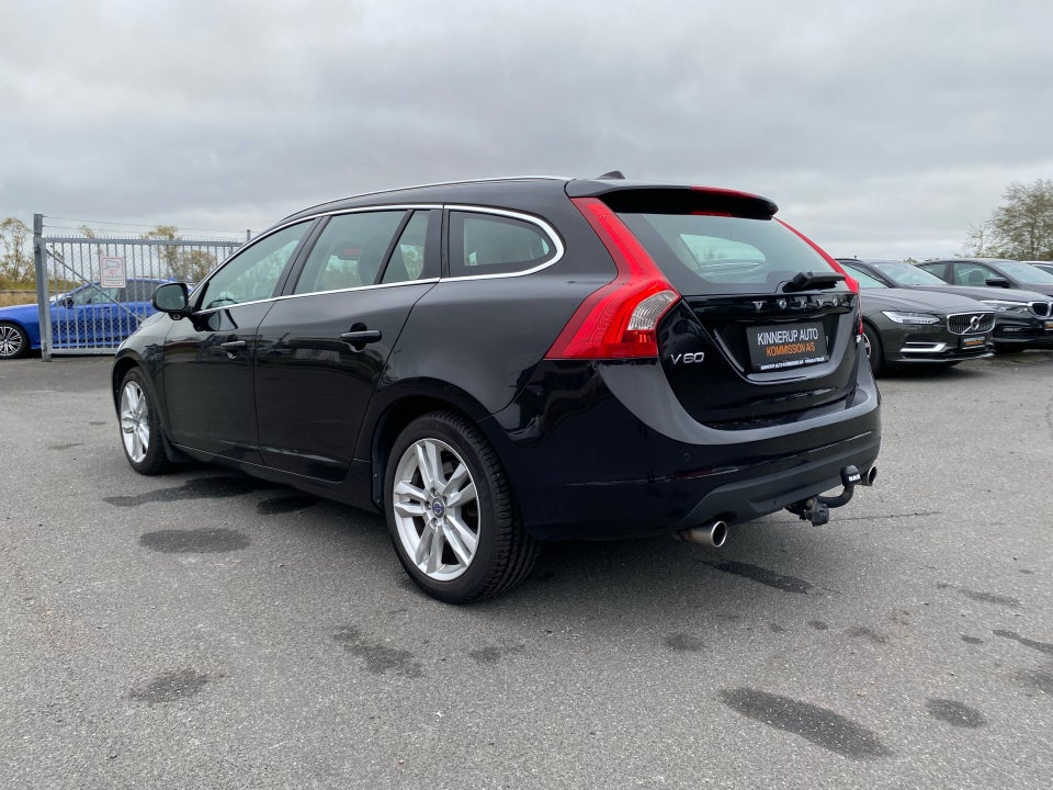 Volvo V60 1,6 T4 180 Summum aut. 5d