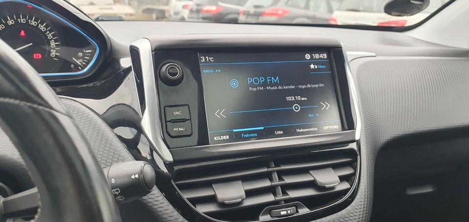 Peugeot 2008 1,2 PureTech 130 Selection Sky 5d