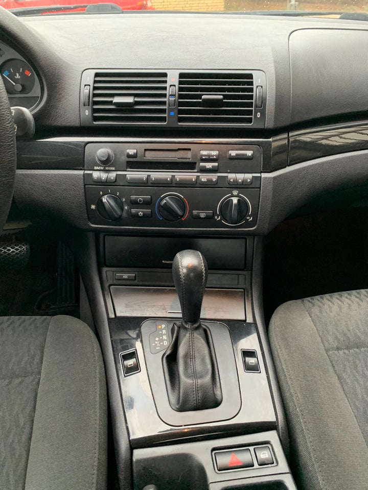 BMW 320i 2,2 aut. 4d