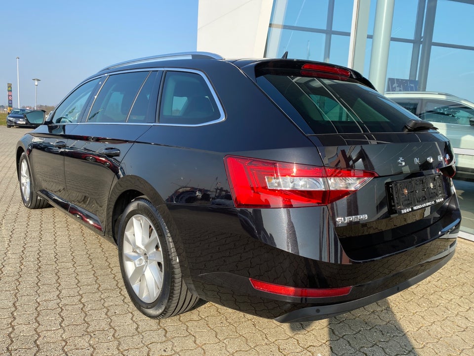 Skoda Superb 1,4 TSi iV Plus Combi DSG 5d