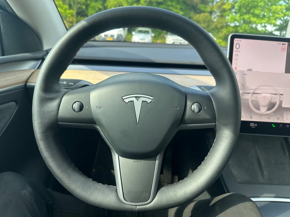 Tesla Model Y Long Range AWD 5d