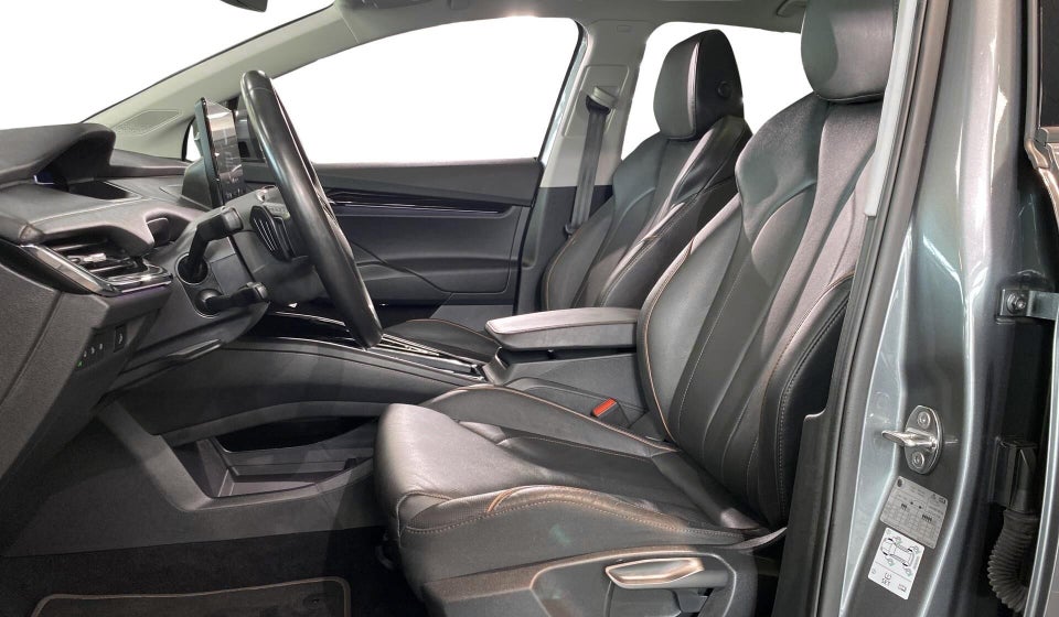 Skoda Enyaq 60 iV Suite 5d