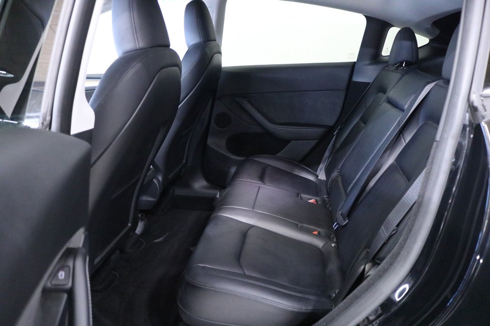 Tesla Model Y Long Range AWD 5d