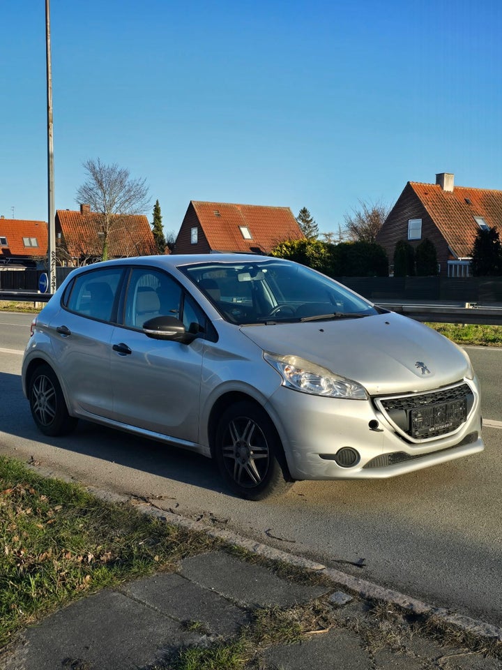Peugeot 208 1,0 VTi Active 5d
