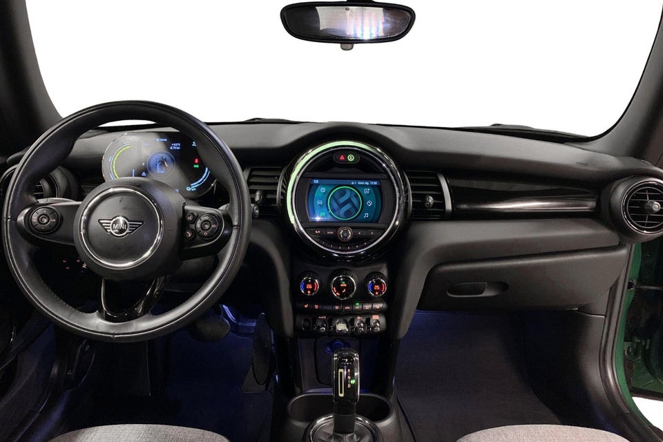 MINI Cooper SE Essential 3d