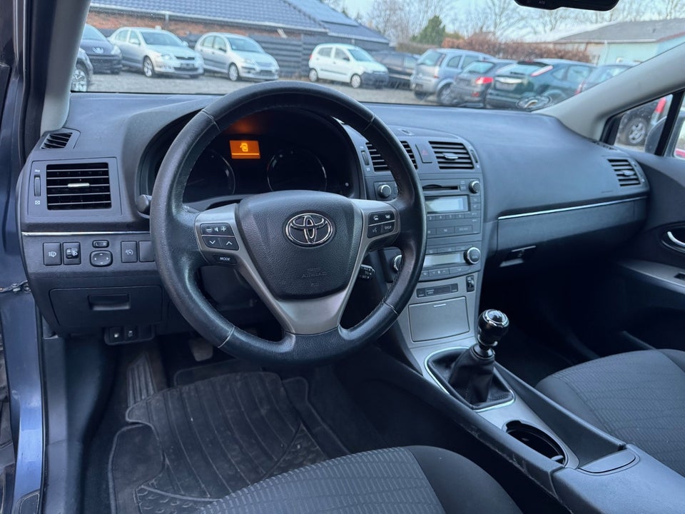 Toyota Avensis 1,8 VVT-i T2 stc. 5d