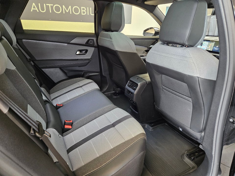 Opel Grandland-e 73 GS Sky 5d