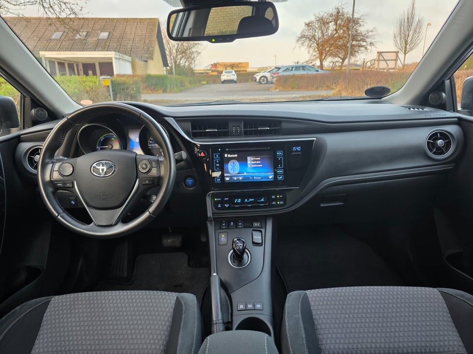 Toyota Auris 1,8 Hybrid H2 Selected CVT 5d