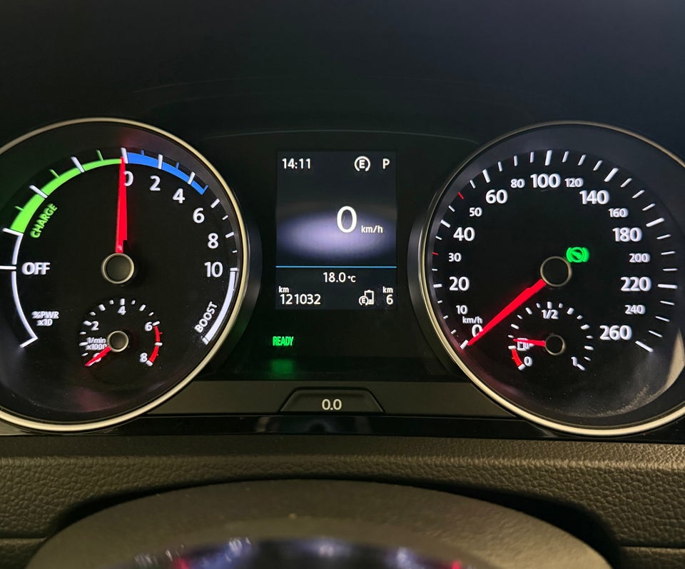 VW Golf VII 1,4 GTE DSG 5d